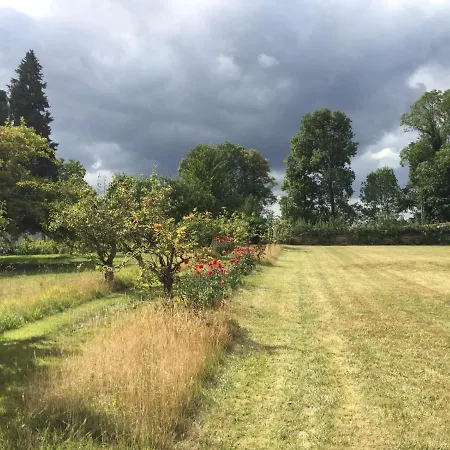 Florimont - Vaste gîte à la ferme Villers-Châtel Extérieur photo